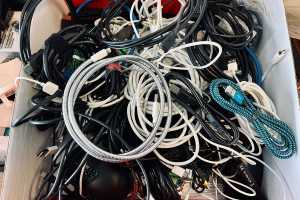 How to organise cable clutter with 10 simple cable tidy tips