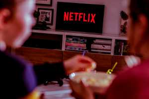Cómo cambiarse al plan básico con anuncios de Netflix si ya tienes una cuenta